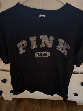 PINK Victoria's Secret Black Short Sleeve Tee with Gray Logo